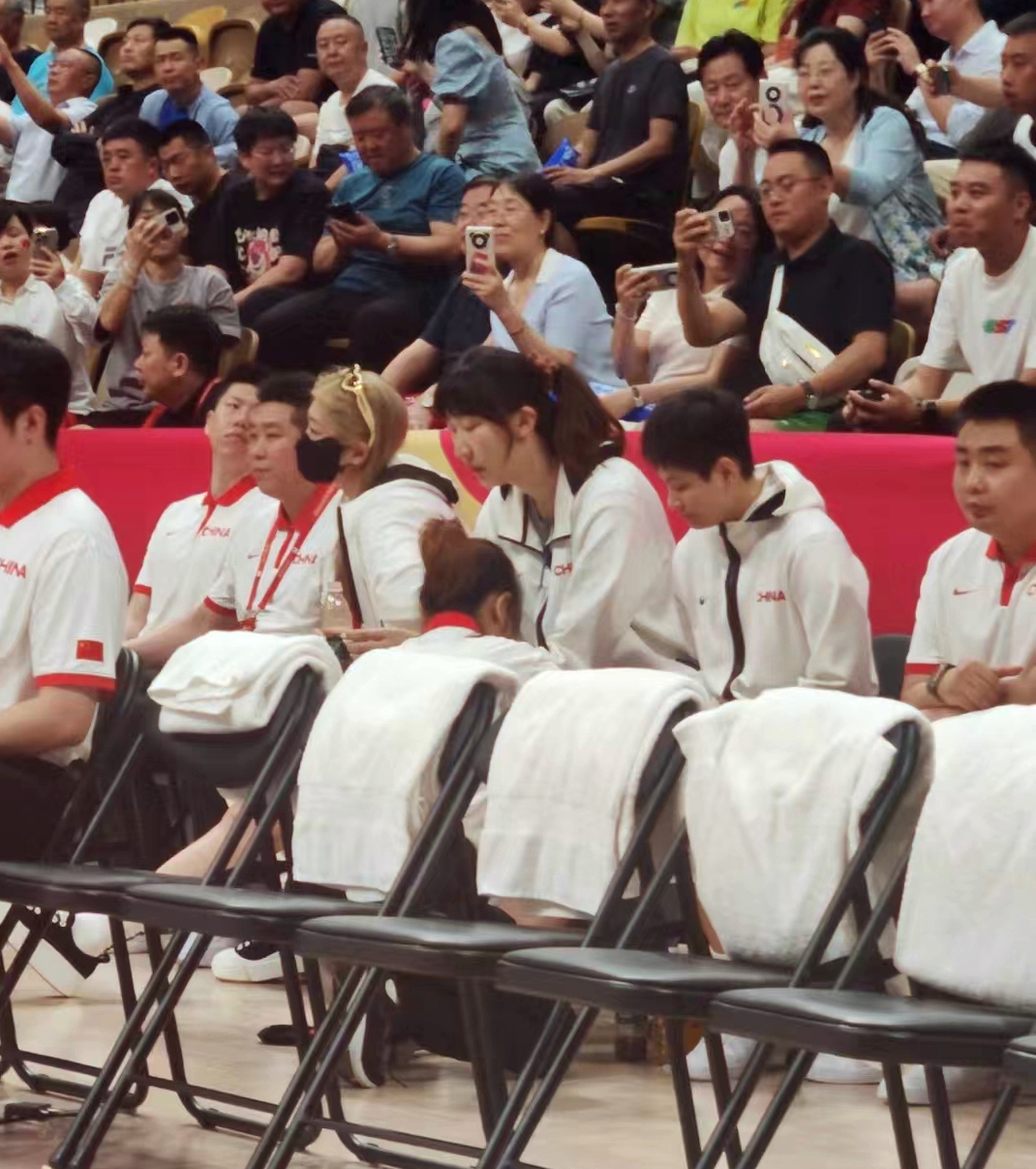 中国女篮热身赛惜败日本队 伤病困扰下杨舒予扛