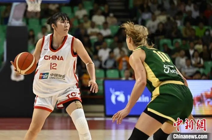 中国女篮热身赛惜败日本队 伤病困扰下杨舒予扛