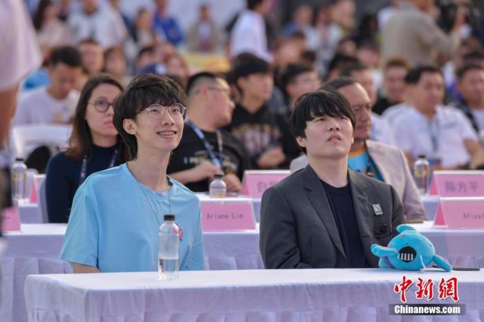 李培楠星际争霸2夺冠 国服关闭引电竞圈深思