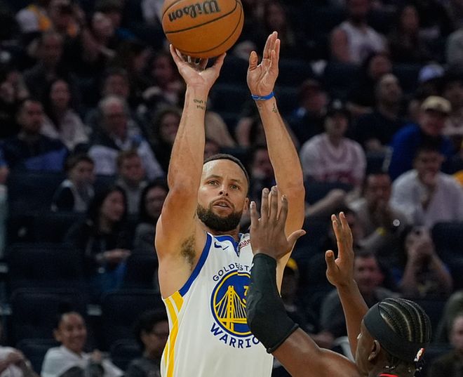 库里复出首战对阵火箭 9000球里程碑成里程悲