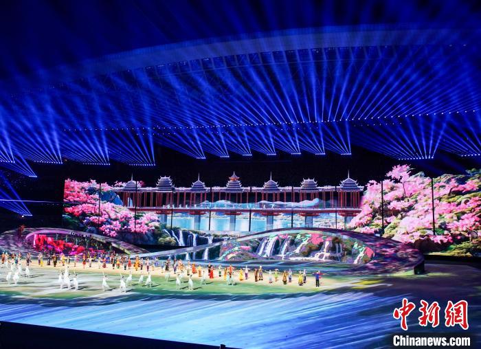 青春赛道启航 学青会开幕式点燃广西激情