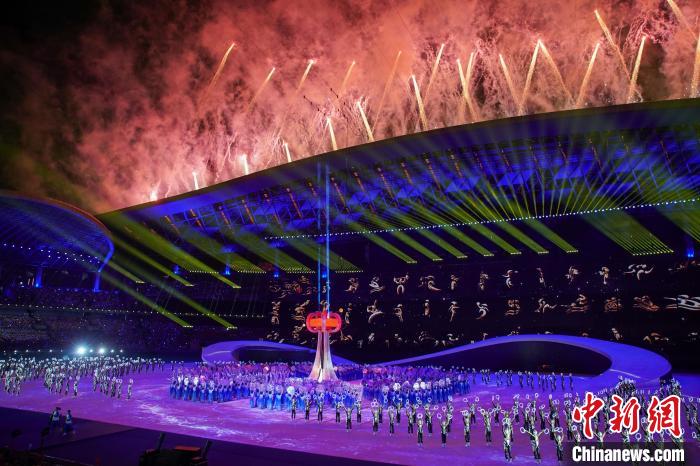 青春赛道启航 学青会开幕式点燃广西激情