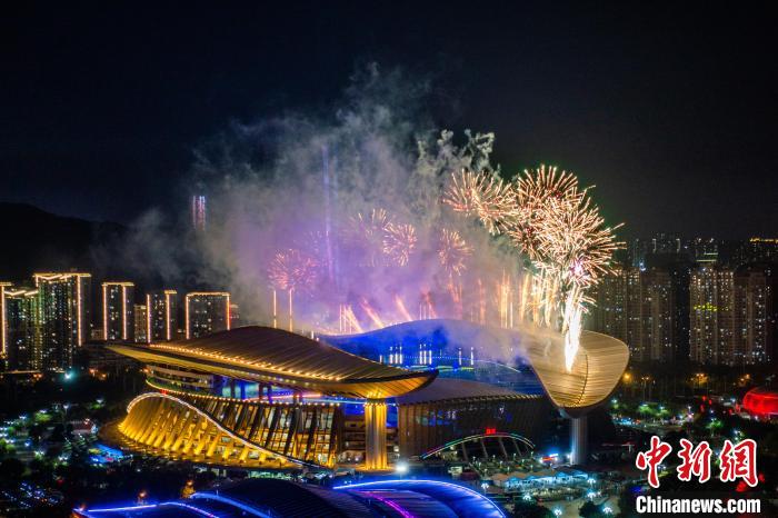 青春赛道启航 学青会开幕式点燃广西激情